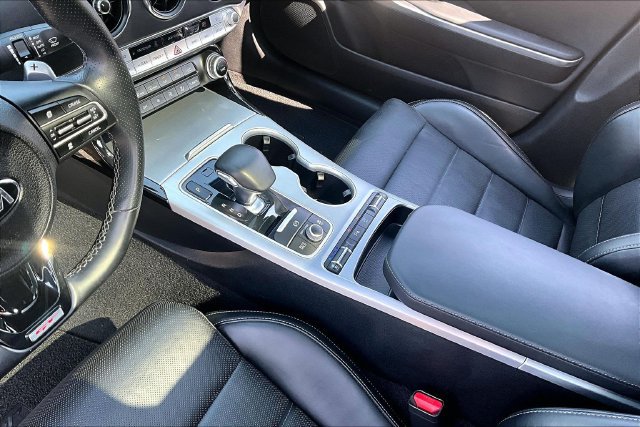 Used 2018 Kia Stinger GT2 RWD image 18