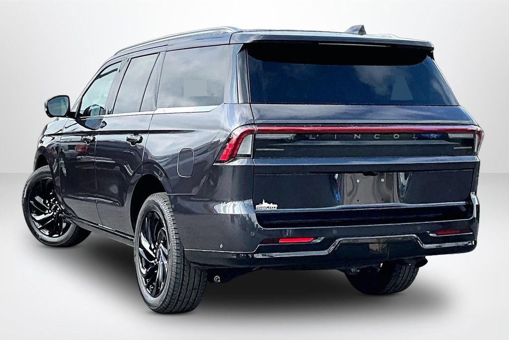 Used 2025 Lincoln Navigator Reserve AWD/4WD image 5