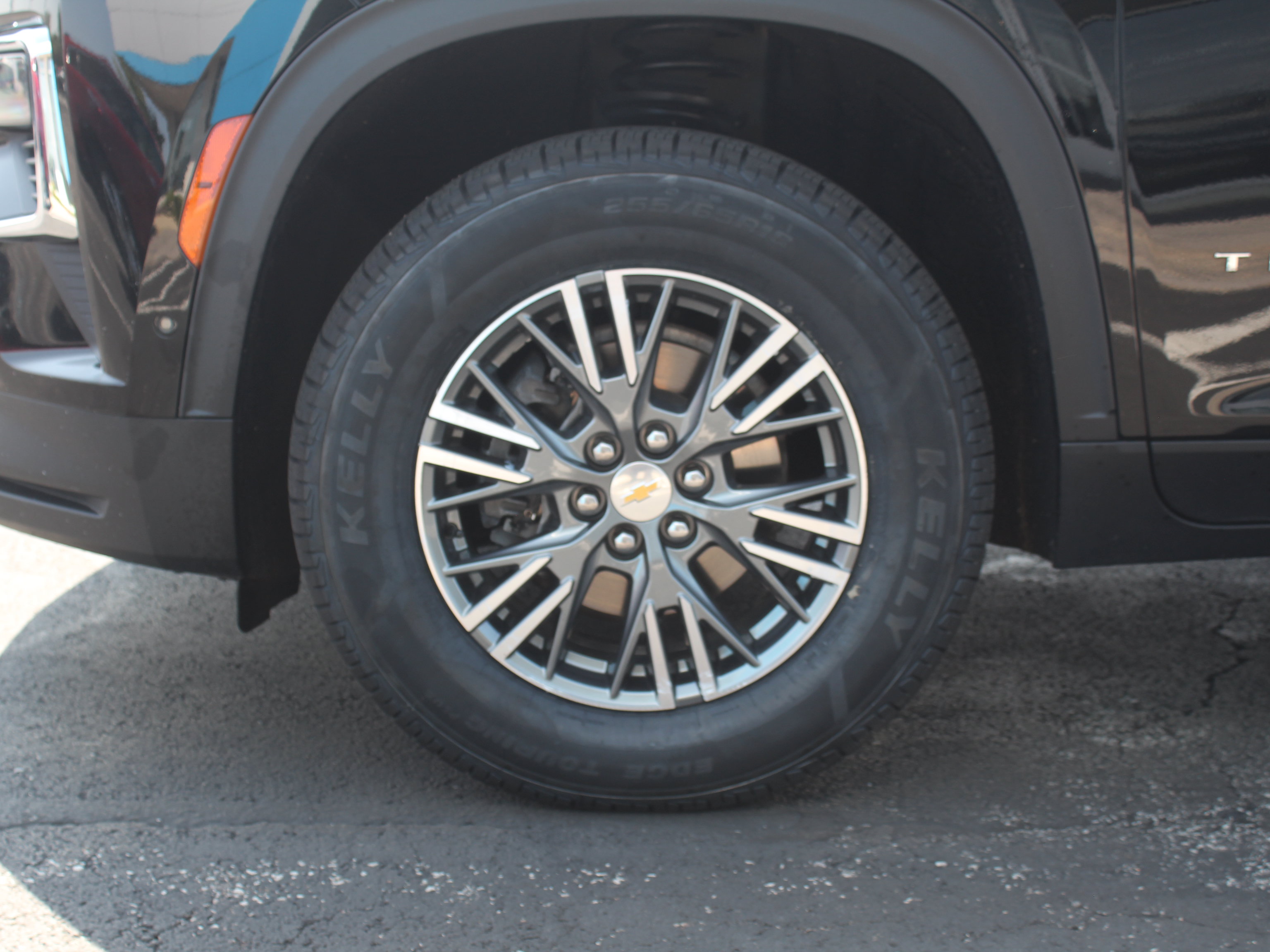 Certified 2024 Chevrolet Traverse LT w/ Enhanced Driving Package AWD/4WD image 35
