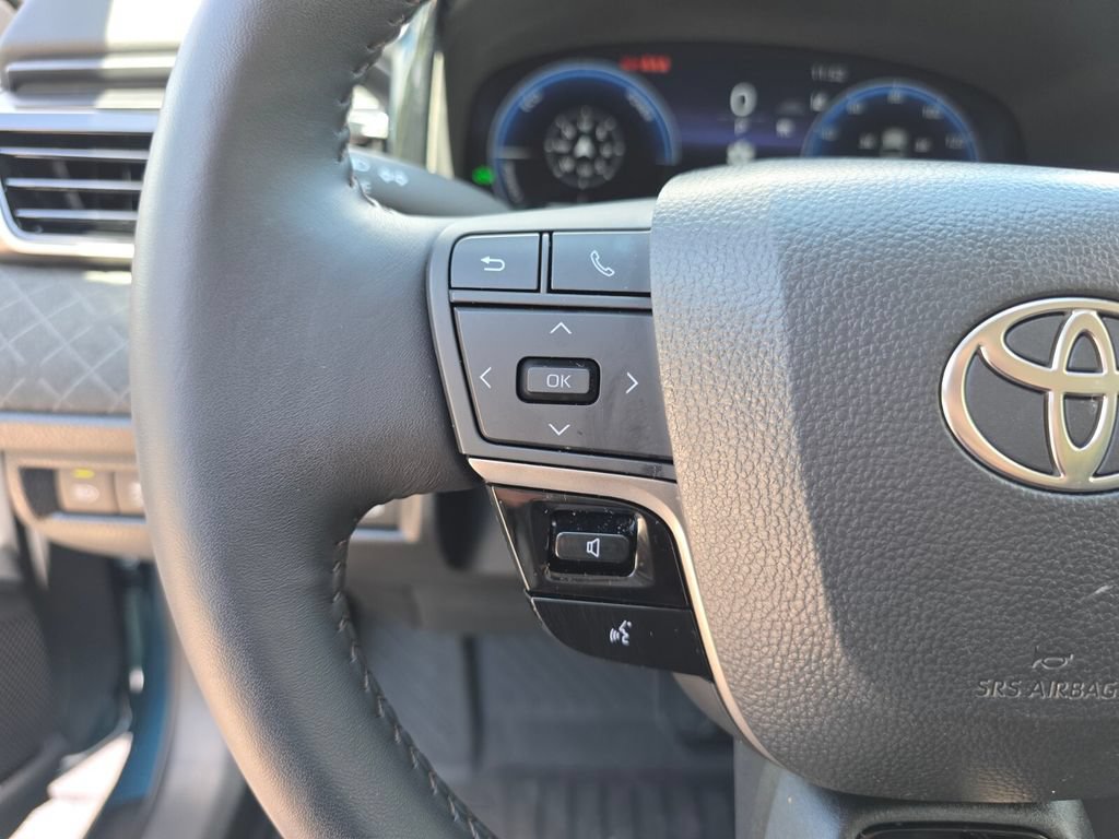 Used 2026 Toyota Camry XLE AWD/4WD image 29