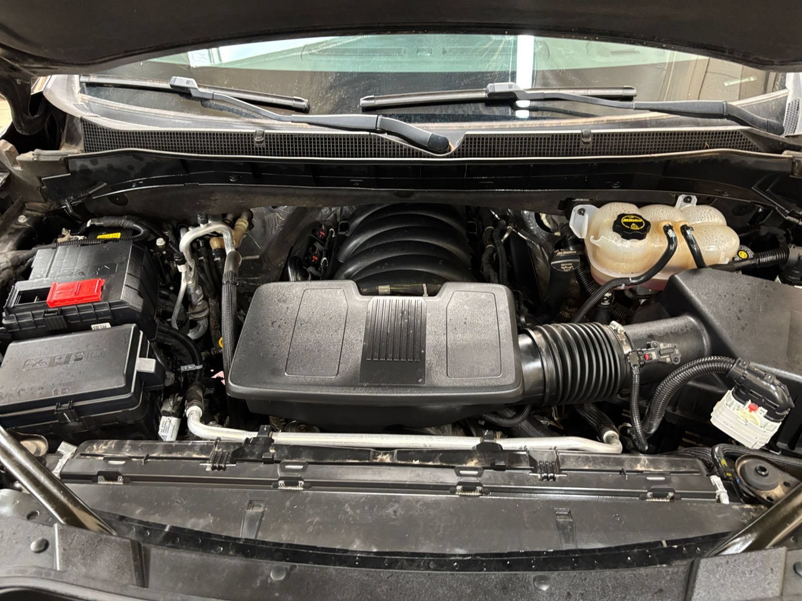 Used 2024 Chevrolet Tahoe LT w/ Luxury Package RWD image 35