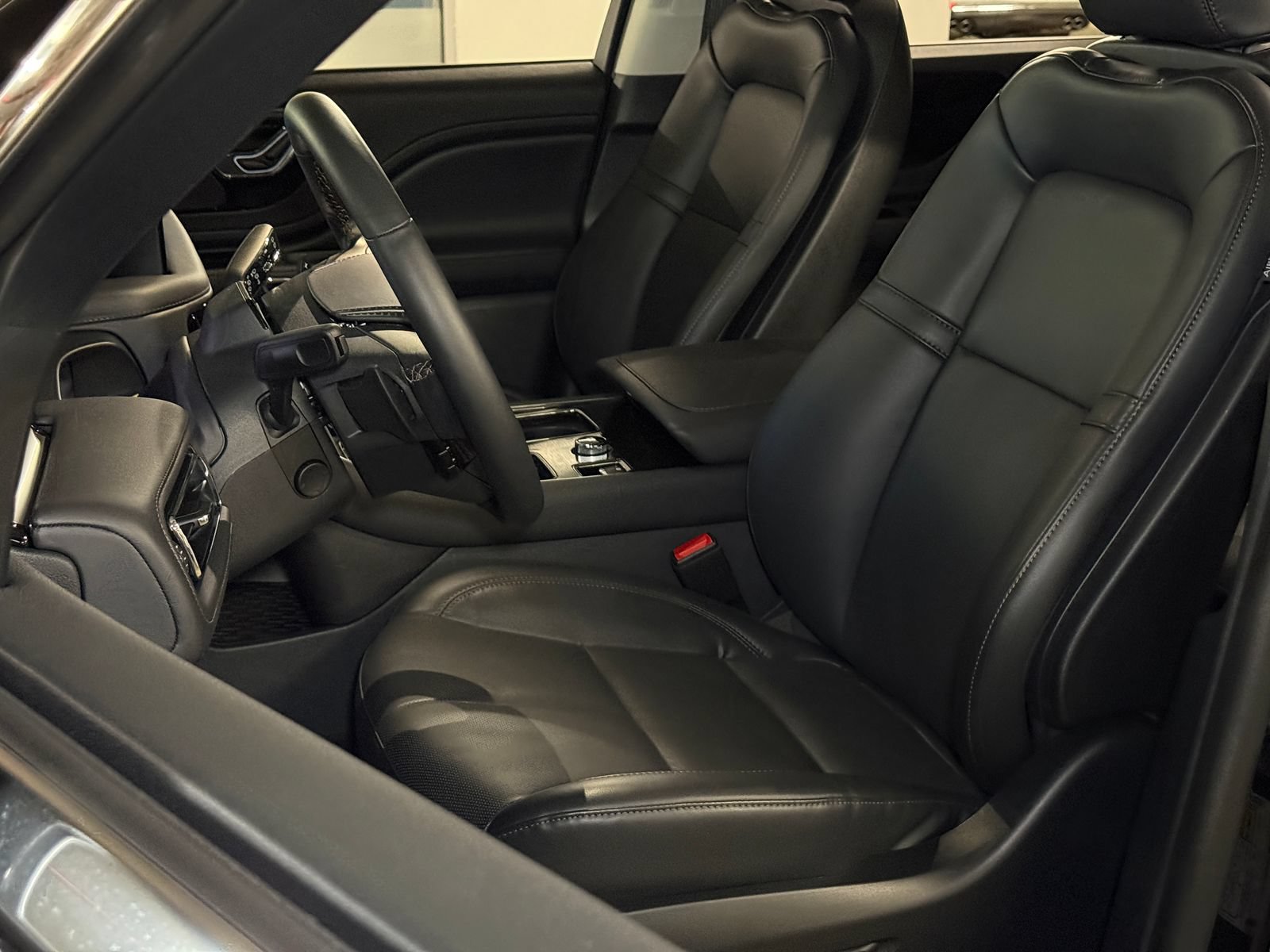 New 2026 Lincoln Aviator AWD image 25