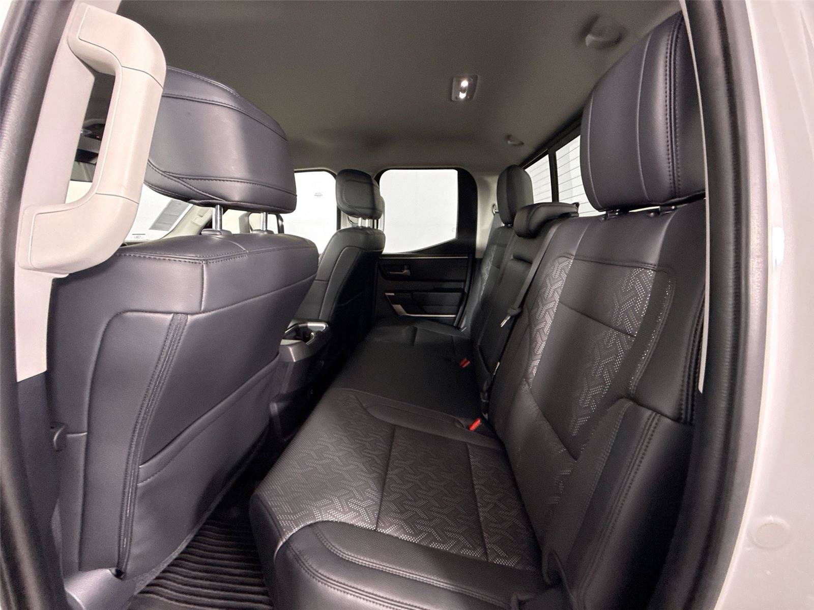 Used 2022 Toyota Tundra SR5 w/ SR5 Premium Package RWD image 27