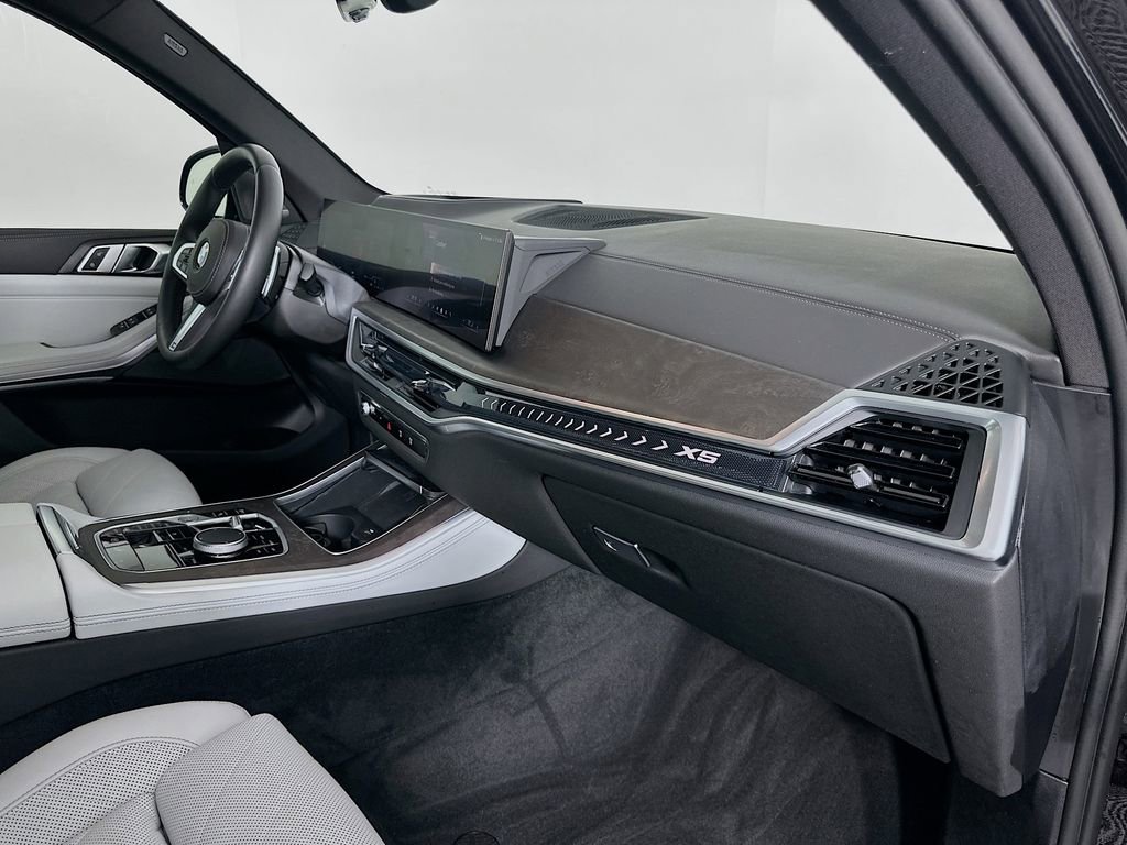 Certified 2024 BMW X5 xDrive40i w/ M Sport Package image 30