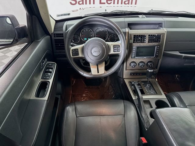 Used 2012 Jeep Liberty Limited w/ Tire & Wheel Group AWD/4WD image 21