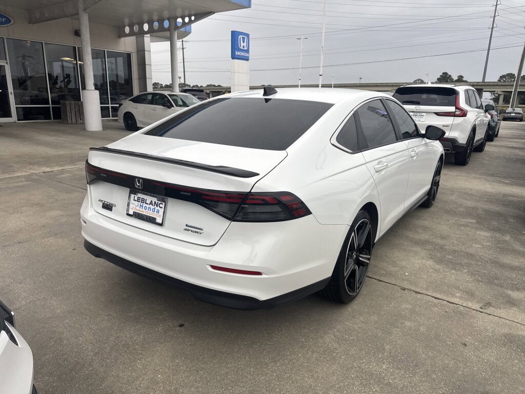 Used 2023 Honda Accord Sport image 4