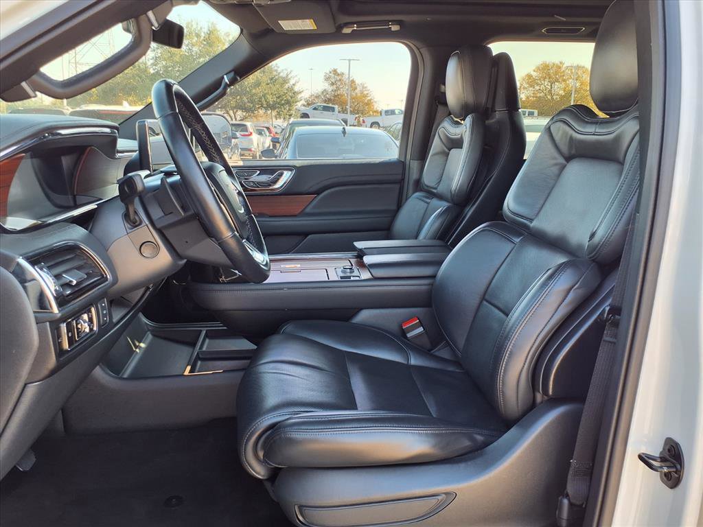 Used 2023 Lincoln Navigator Reserve image 17