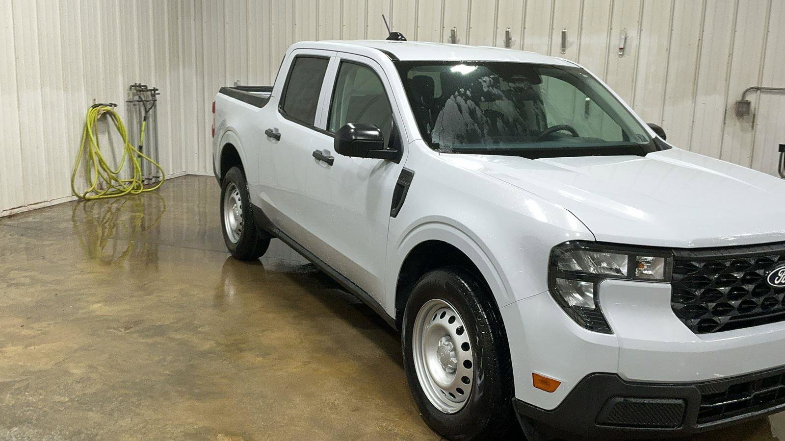 New 2025 Ford Maverick XL image 3