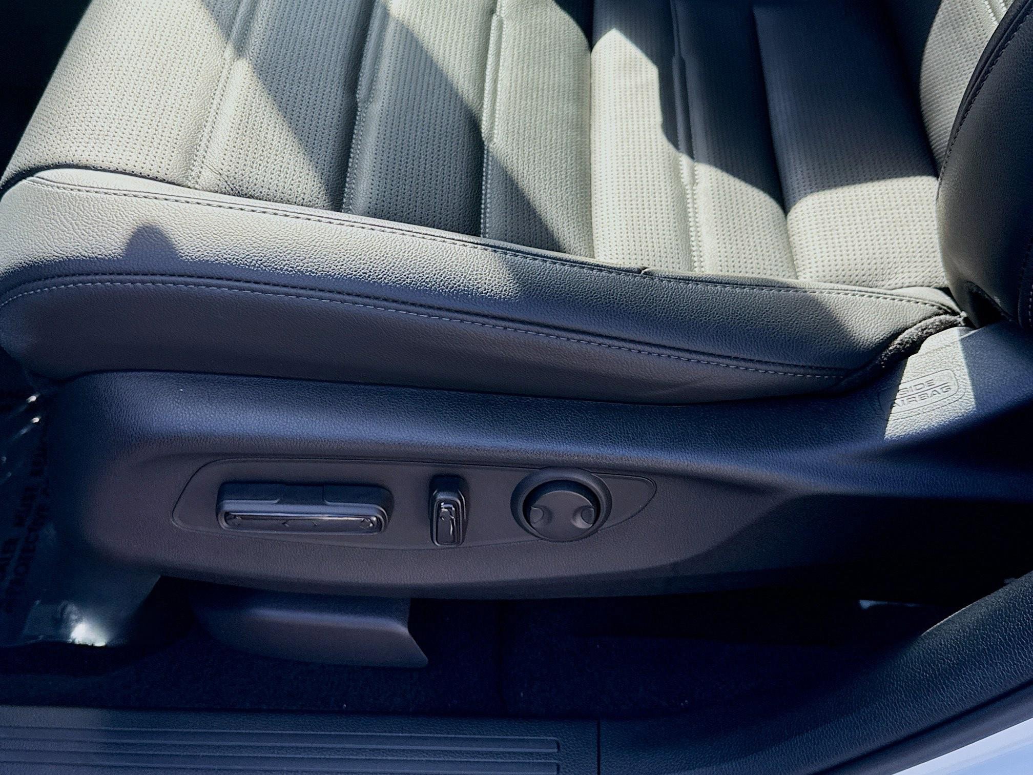 Used 2024 Honda CR-V EX-L image 17