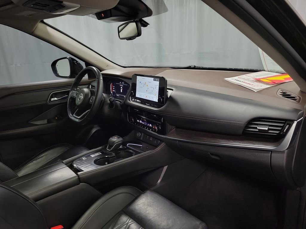 Used 2021 Nissan Rogue Platinum image 29