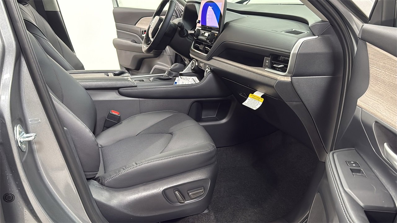 New 2026 Toyota Grand Highlander Limited image 19