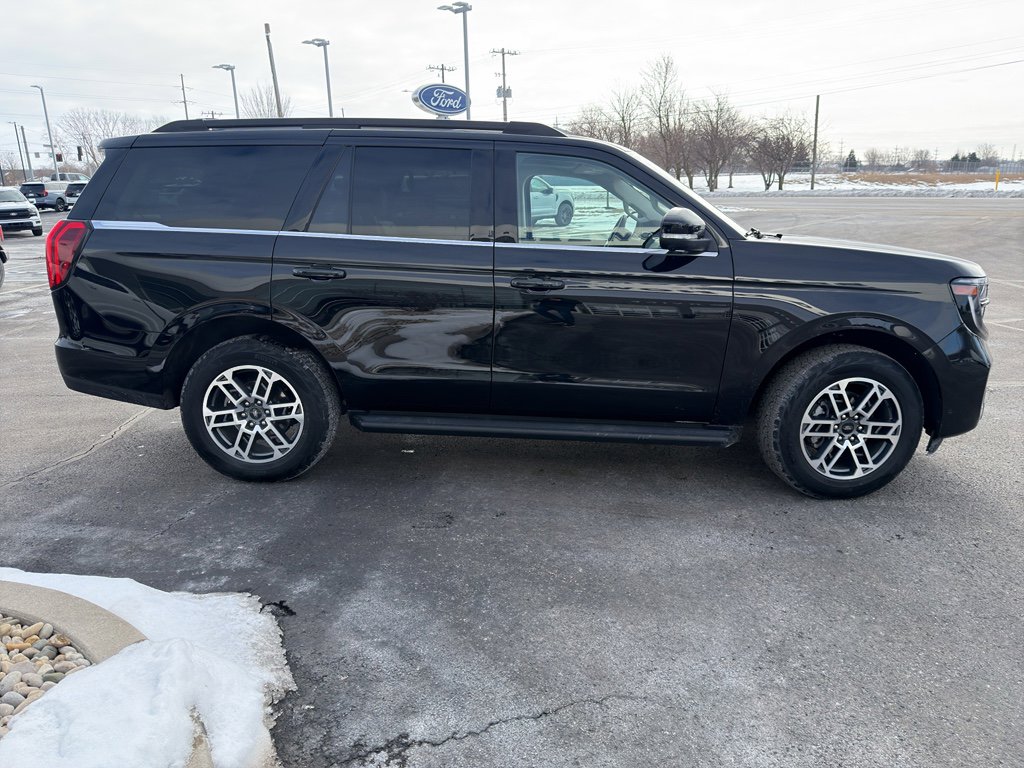 Used 2025 Ford Expedition Active image 5