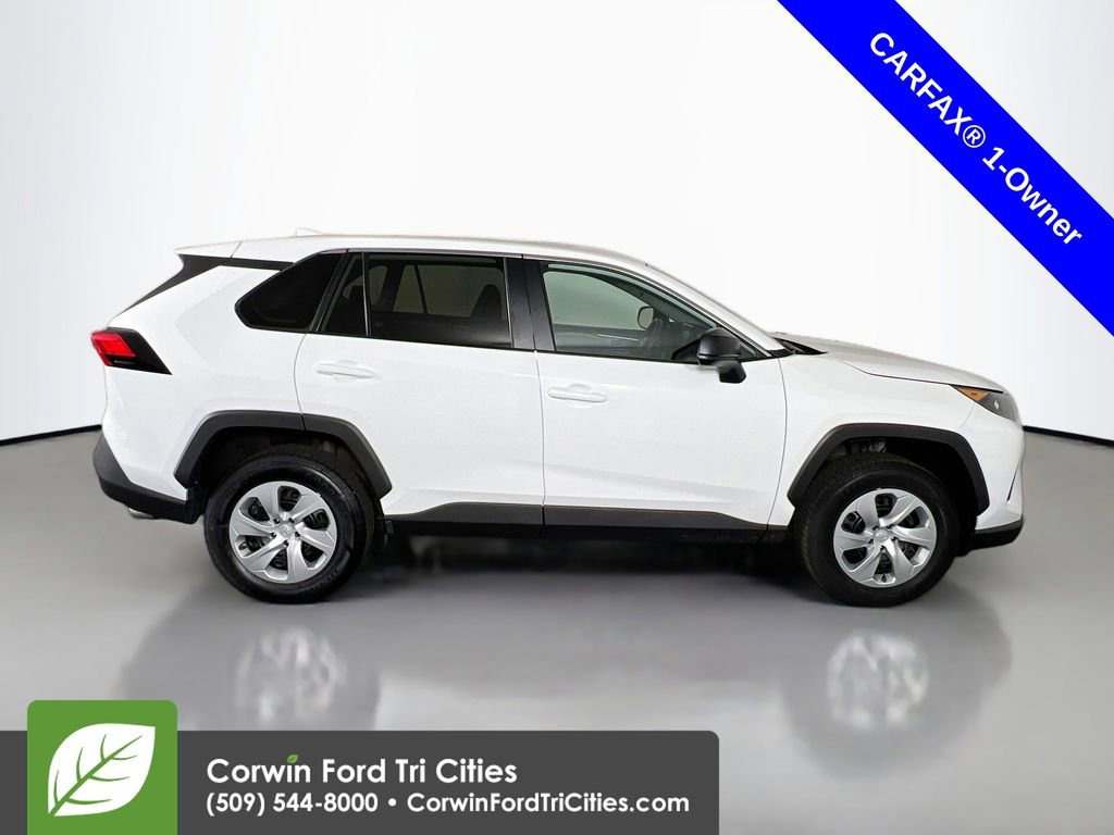 Used 2022 Toyota RAV4 LE image 18