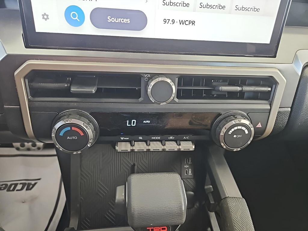 Used 2025 Toyota Tacoma TRD Sport image 36