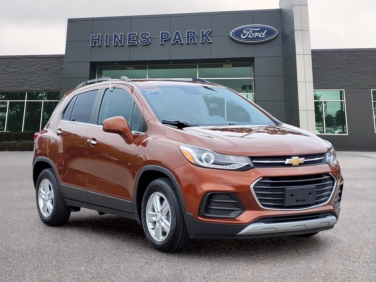 Used 2019 Chevrolet Trax LT w/ LT Convenience Package FWD image 1