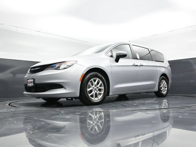 Used 2023 Chrysler Voyager LX FWD image 52