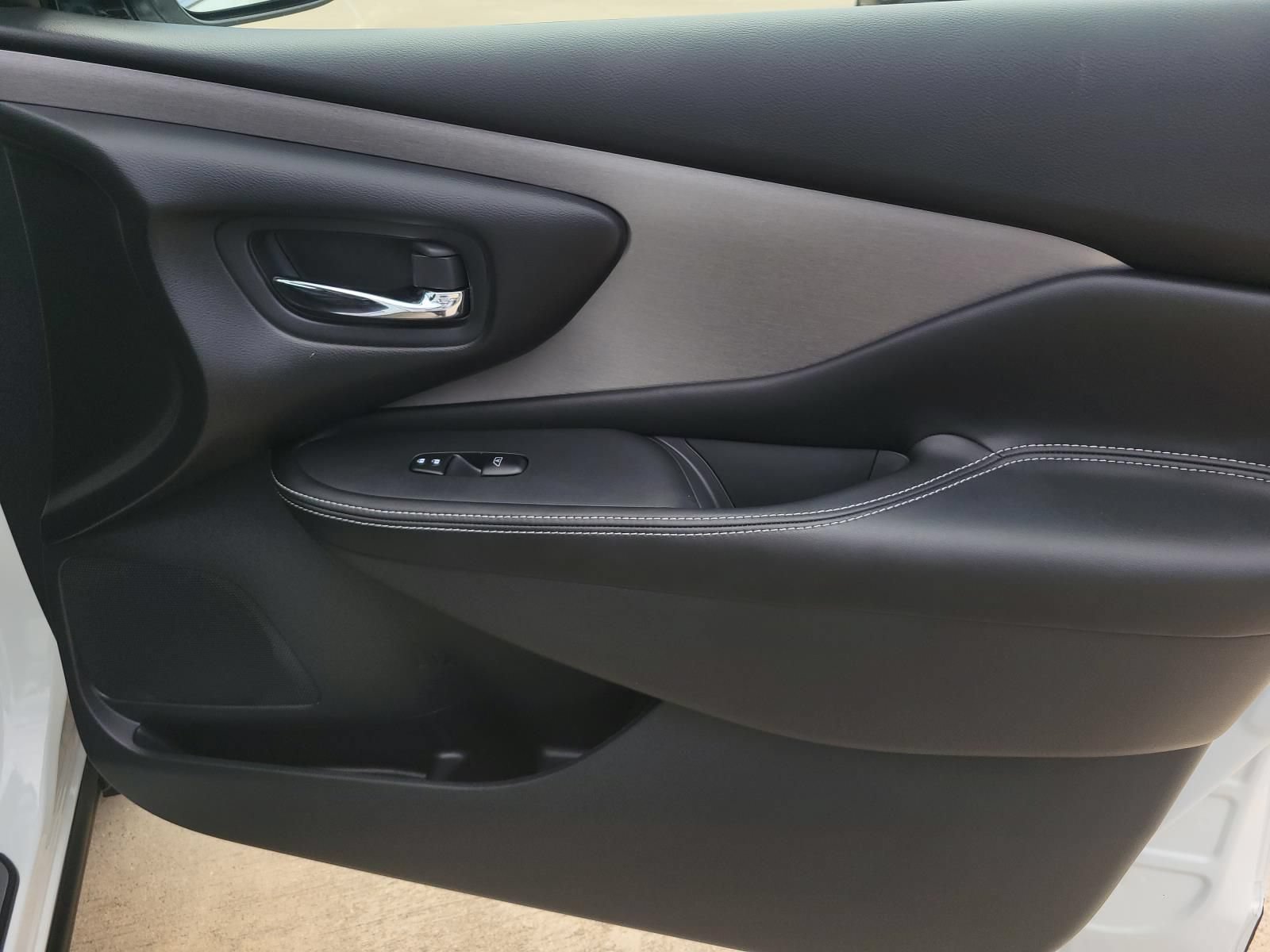 Used 2024 Nissan Murano SV FWD image 11
