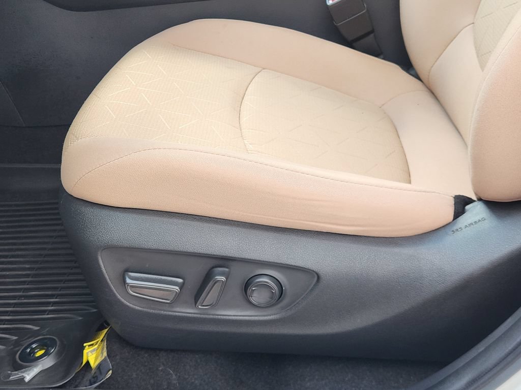Used 2023 Toyota RAV4 XLE w/ Convenience Package FWD image 23