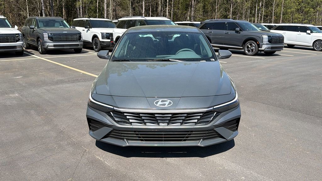 New 2026 Hyundai Elantra SE video 2