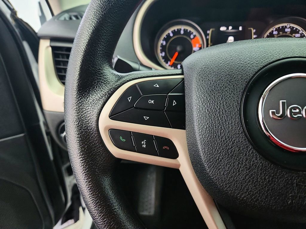 Used 2017 Jeep Cherokee Sport image 18