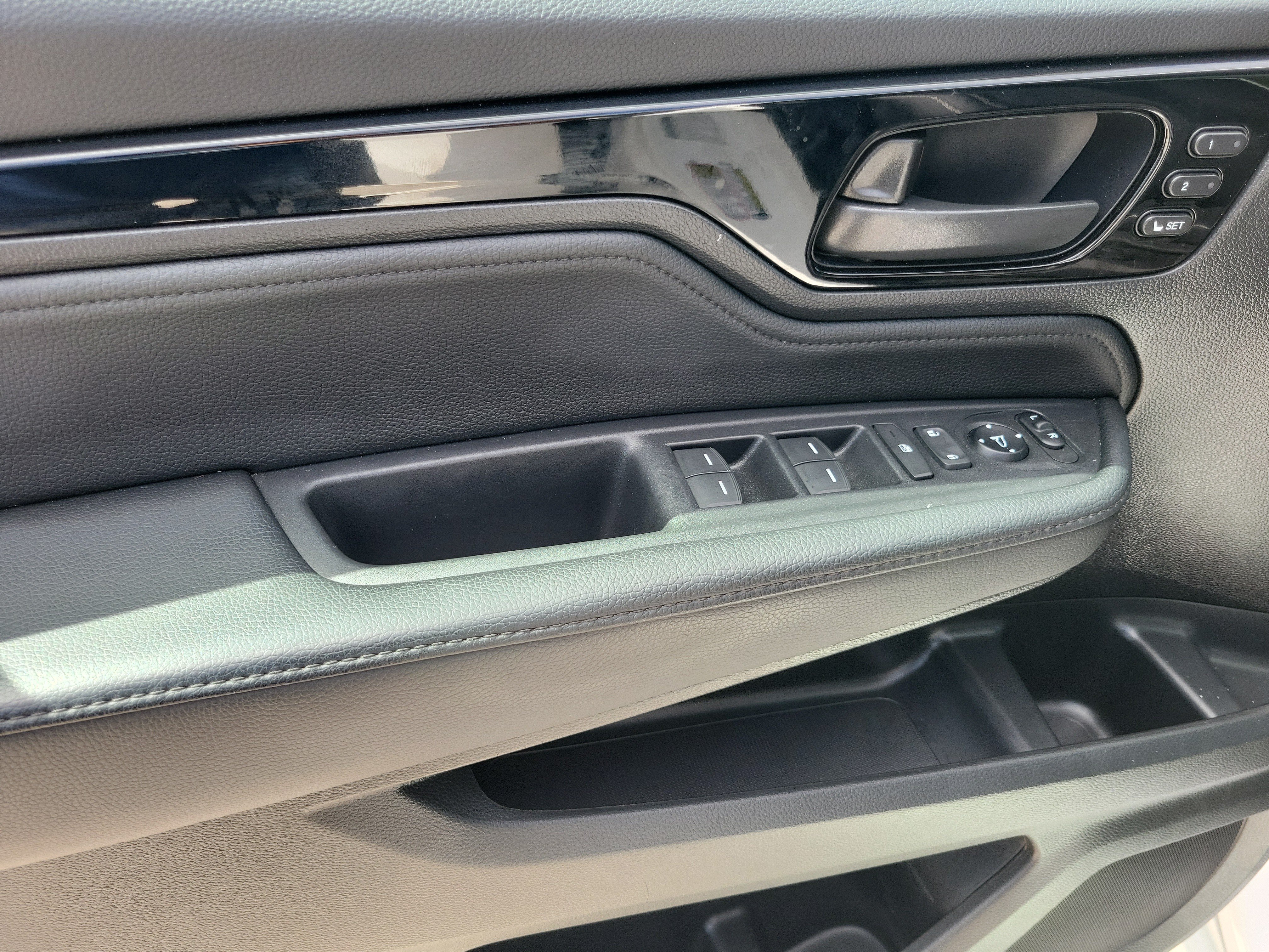 Certified 2025 Honda Odyssey Touring image 18