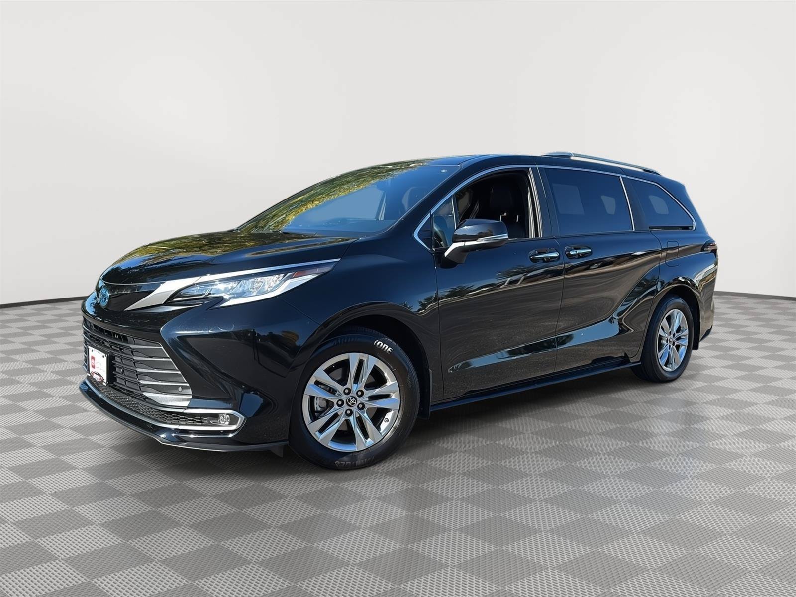 Used 2025 Toyota Sienna Limited
