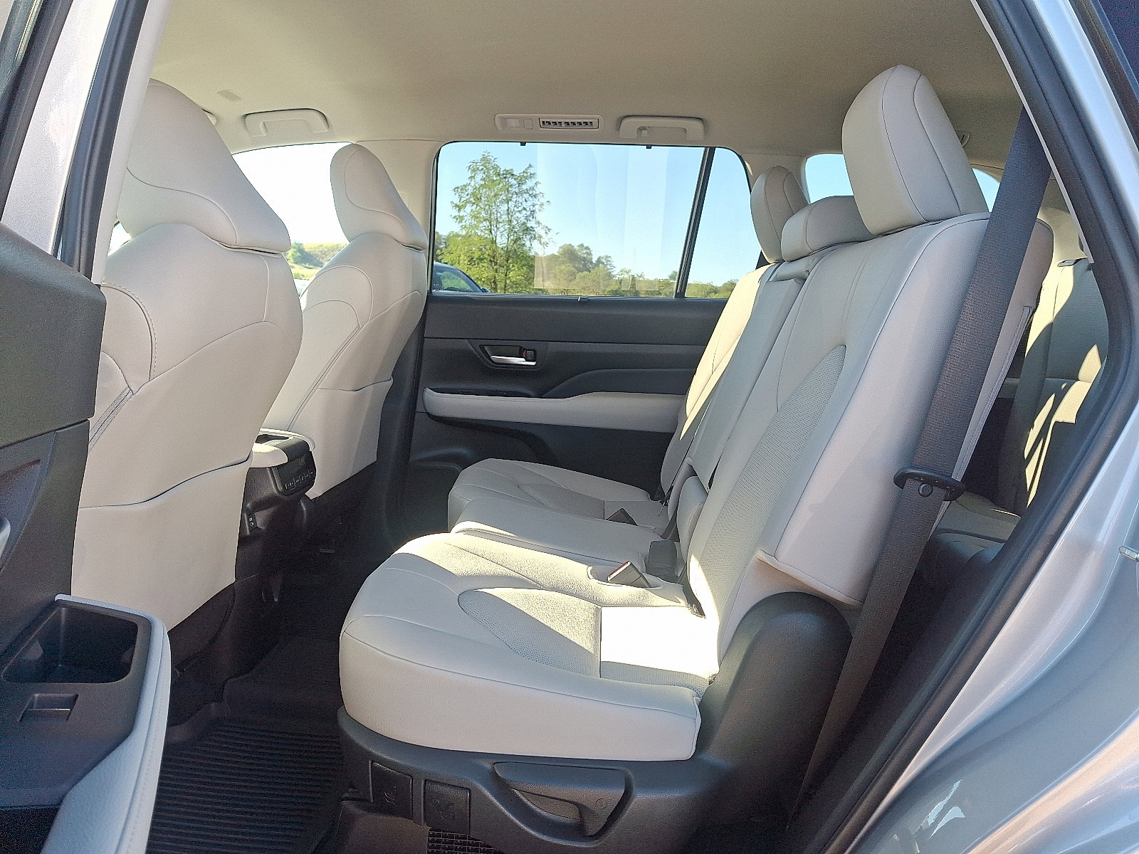 Certified 2024 Toyota Grand Highlander AWD Hybrid image 10