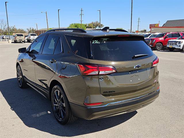 Used 2023 Chevrolet Equinox RS image 3