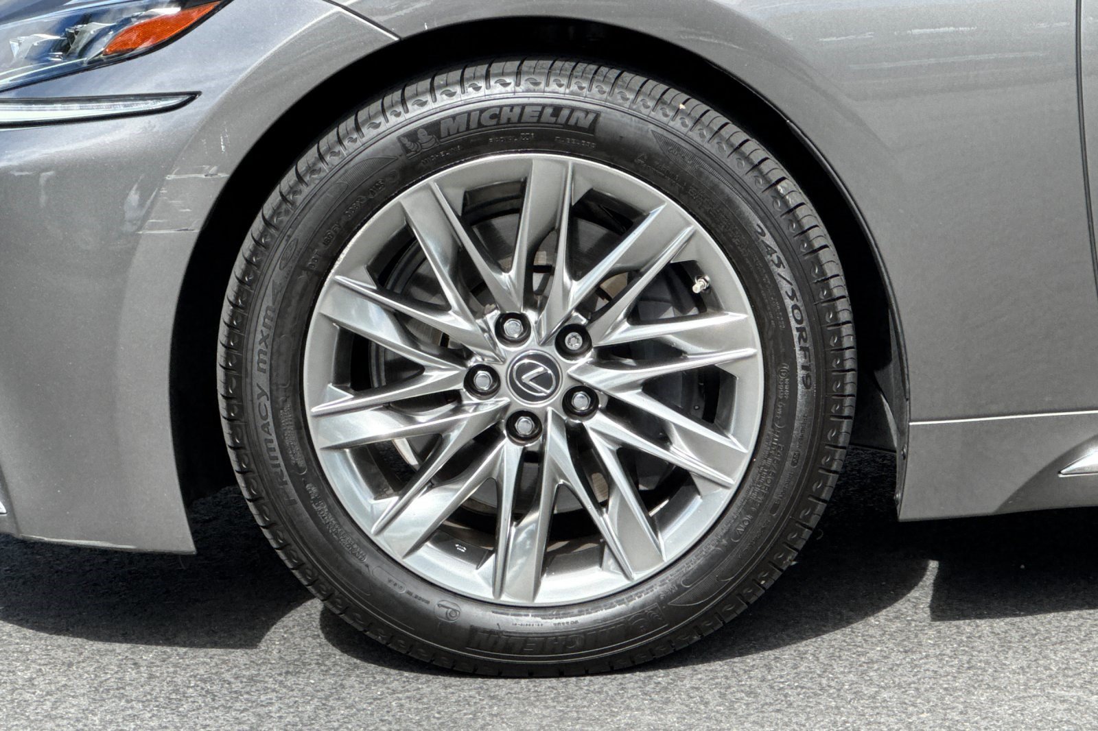 Used 2018 Lexus LS 500 w/ Accessory Package (Z2) RWD image 37