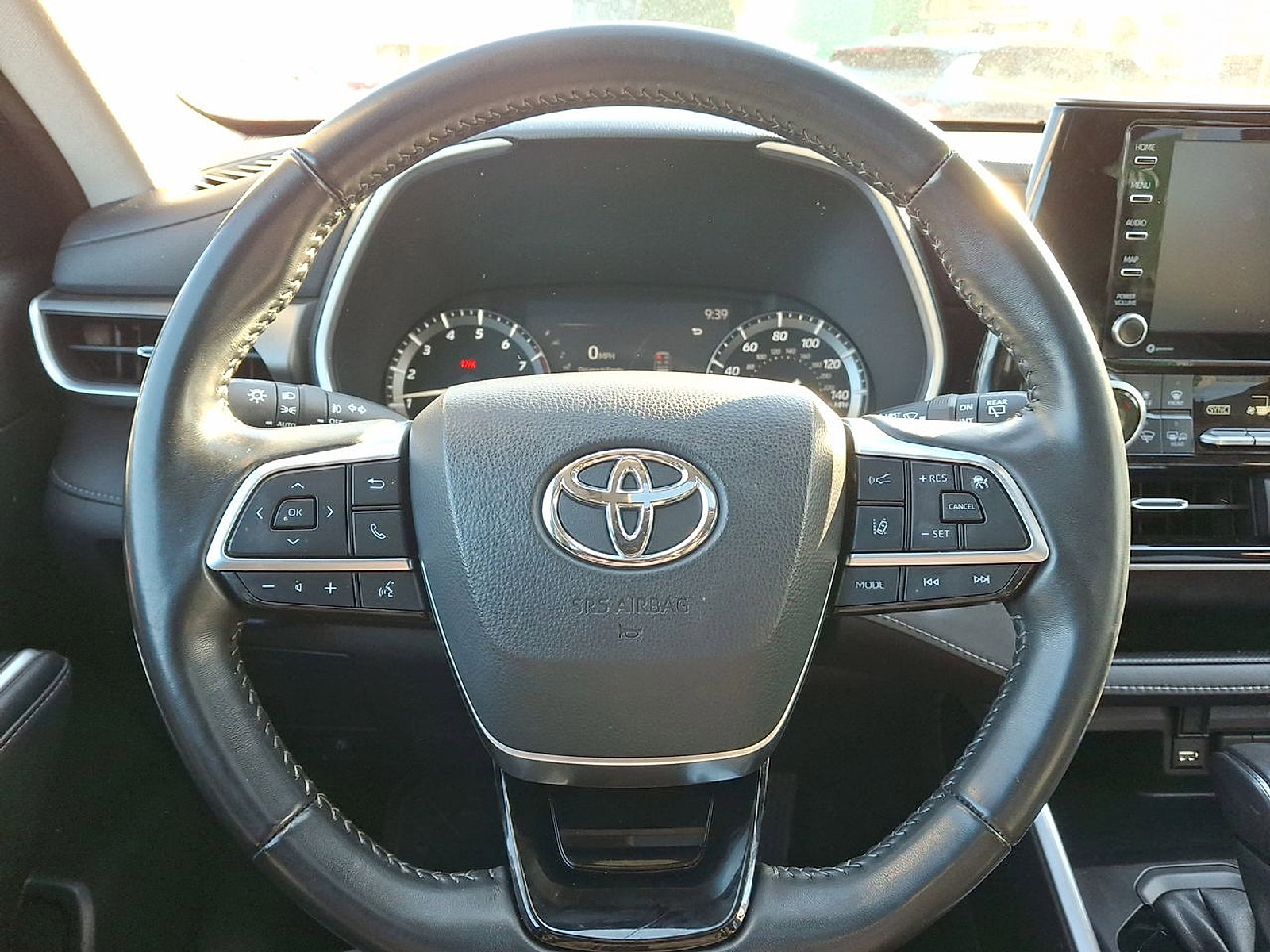 Used 2021 Toyota Highlander XLE image 20
