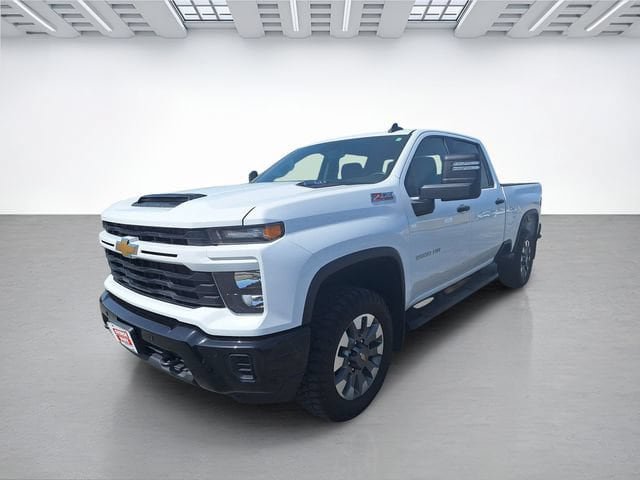Used 2025 Chevrolet Silverado 2500 Custom w/ Custom Value Package AWD/4WD image 8