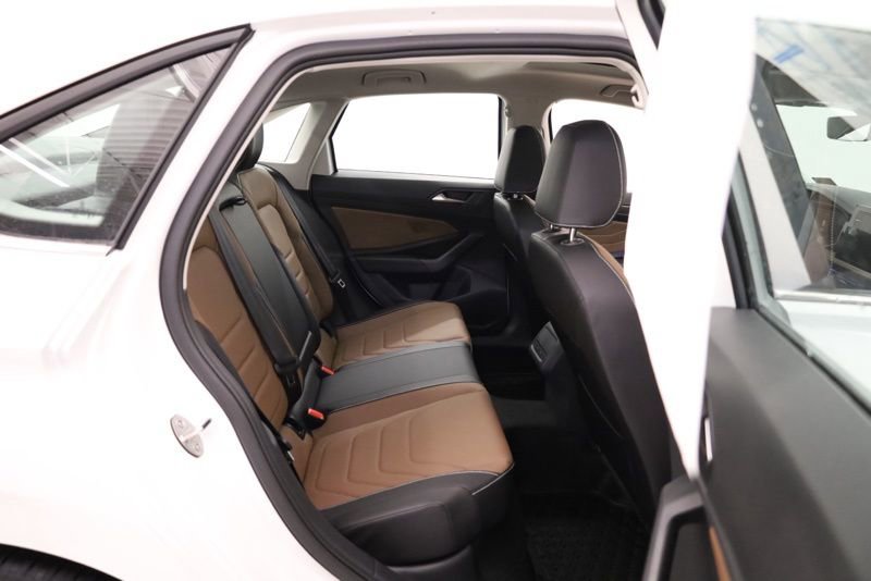 New 2026 Volkswagen Jetta SEL image 32