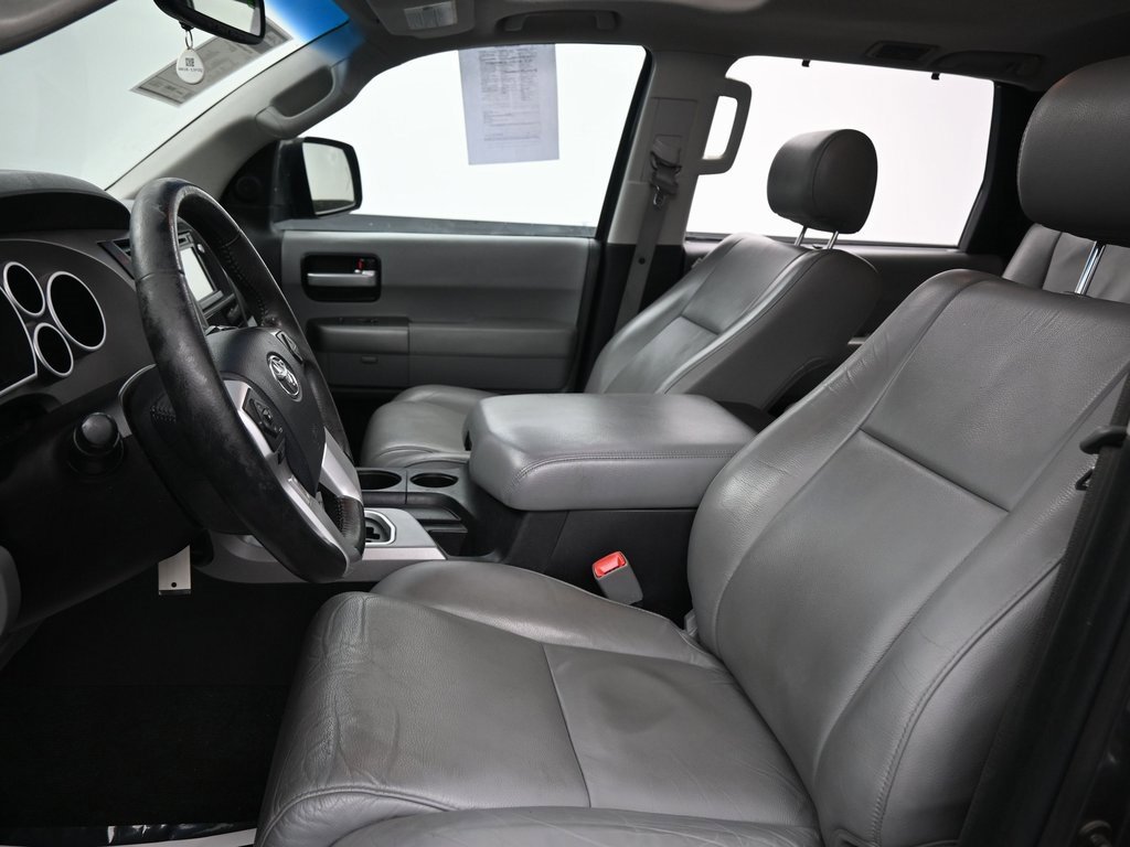 Used 2015 Toyota Sequoia Limited image 28