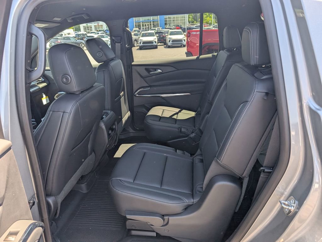 New 2026 Chevrolet Traverse LT w/ Driver Confidence Package AWD/4WD image 9