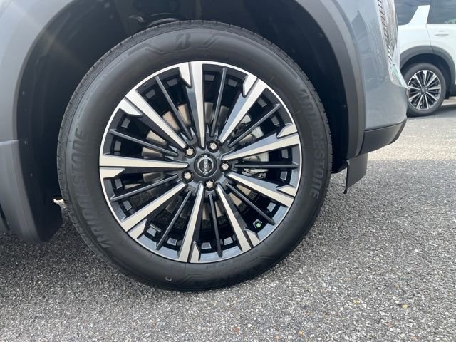 New 2026 Nissan Pathfinder Platinum image 9