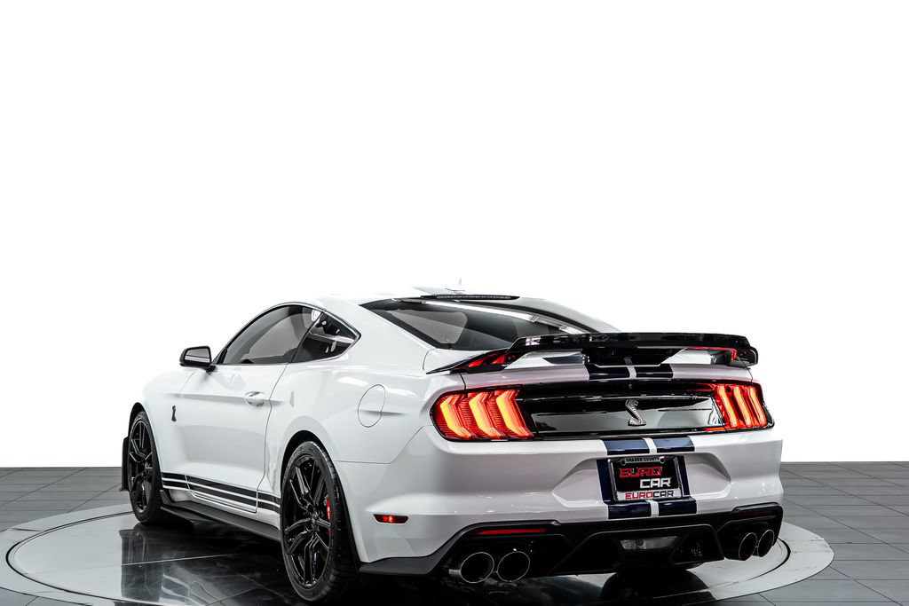 Used 2022 Ford Mustang Shelby GT500 w/ Technology Package RWD image 3