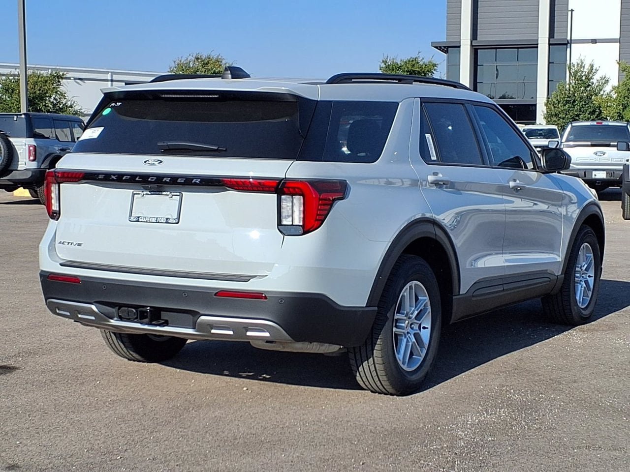 New 2027 Ford Explorer Active w/ Active Comfort Package RWD image 4