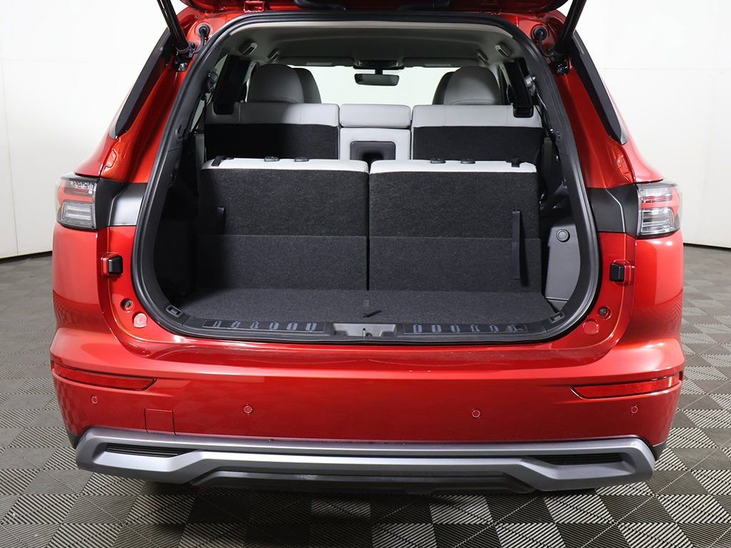 New 2025 Mitsubishi Outlander SE AWD/4WD image 17