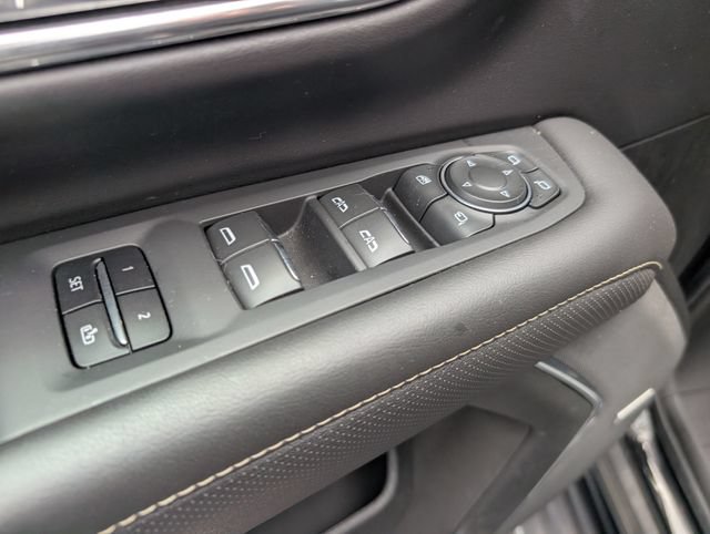Used 2023 Chevrolet Tahoe Premier w/ Advanced Technology Package AWD/4WD image 16