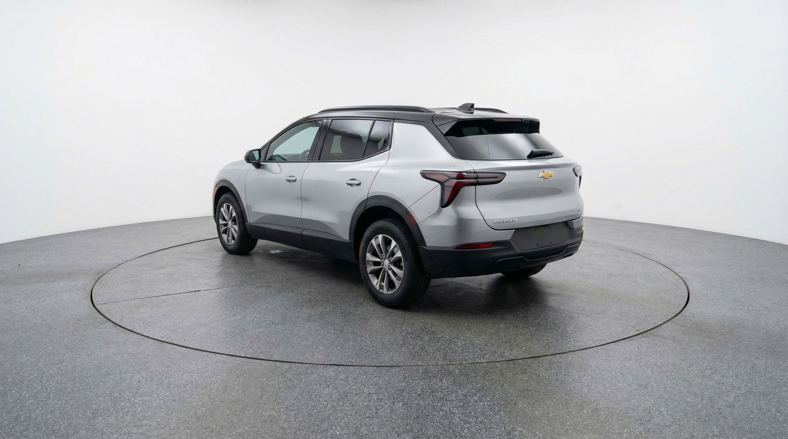 Used 2025 Chevrolet Equinox LT FWD image 5