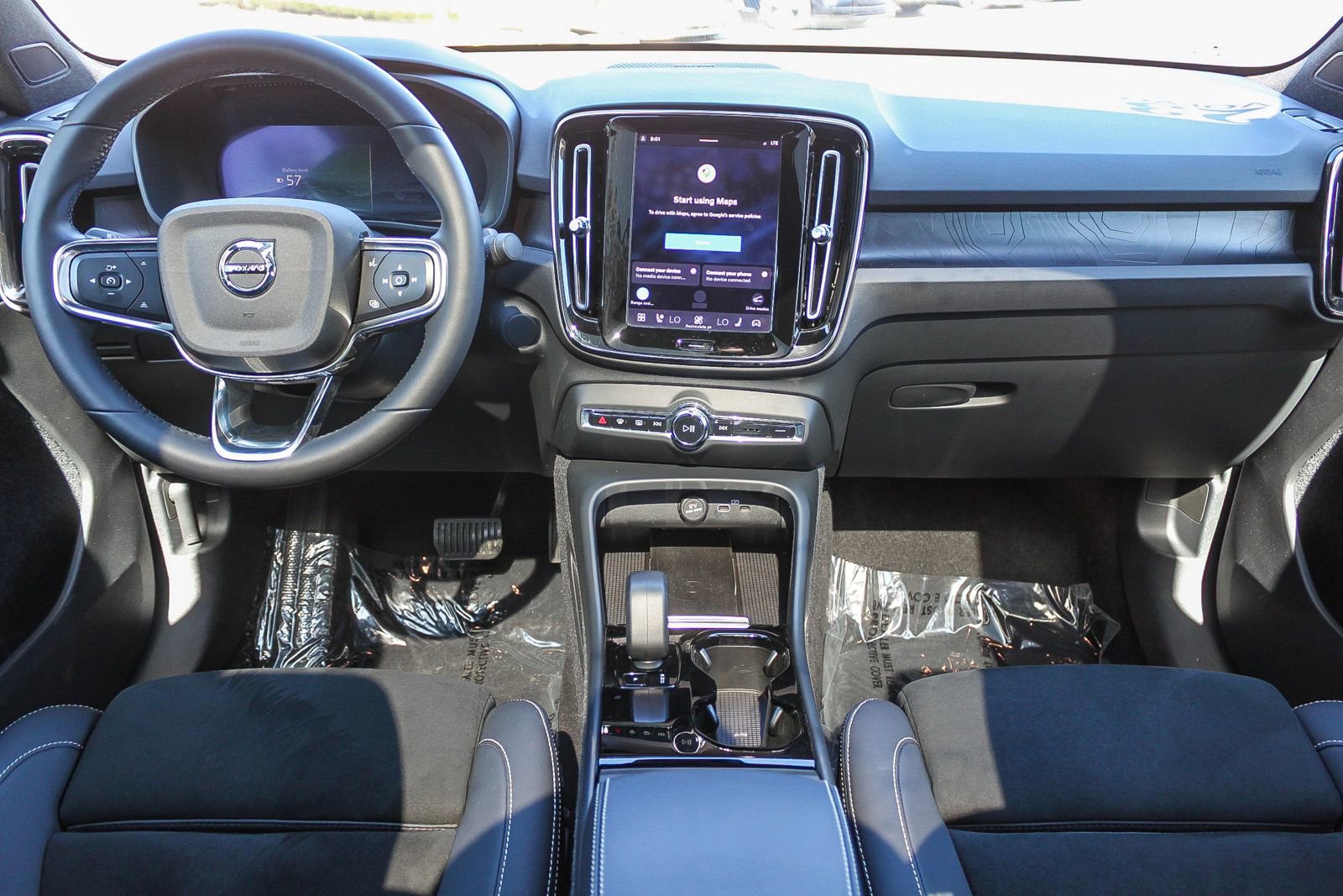 Used 2023 Volvo C40 P8 Recharge Ultimate image 13