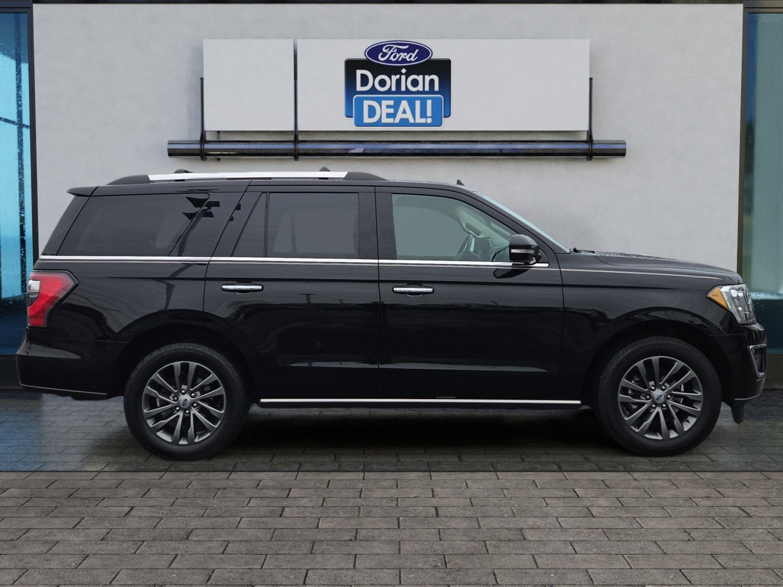 Used 2020 Ford Expedition Limited w/ Equipment Group 301A image 2