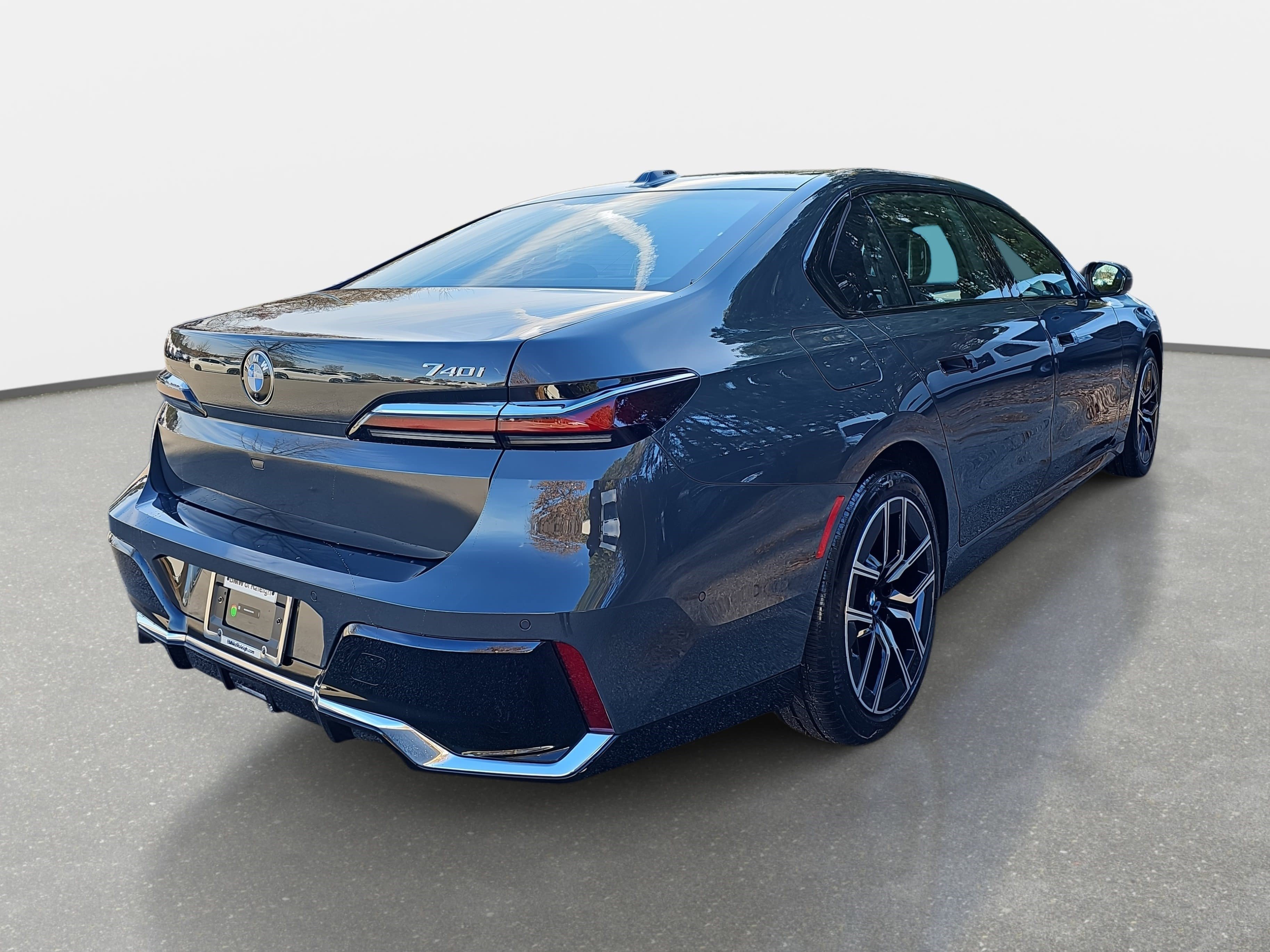 New 2026 BMW 740i image 5