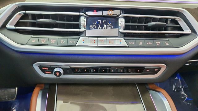 Used 2022 BMW X6 xDrive40i w/ Executive Package image 50