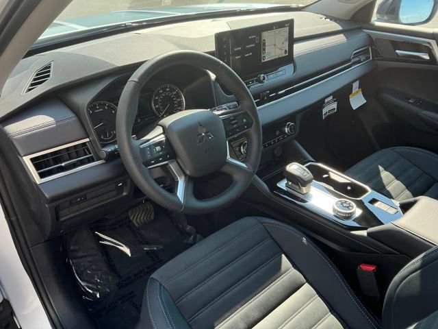 New 2025 Mitsubishi Outlander Trail Edition image 4