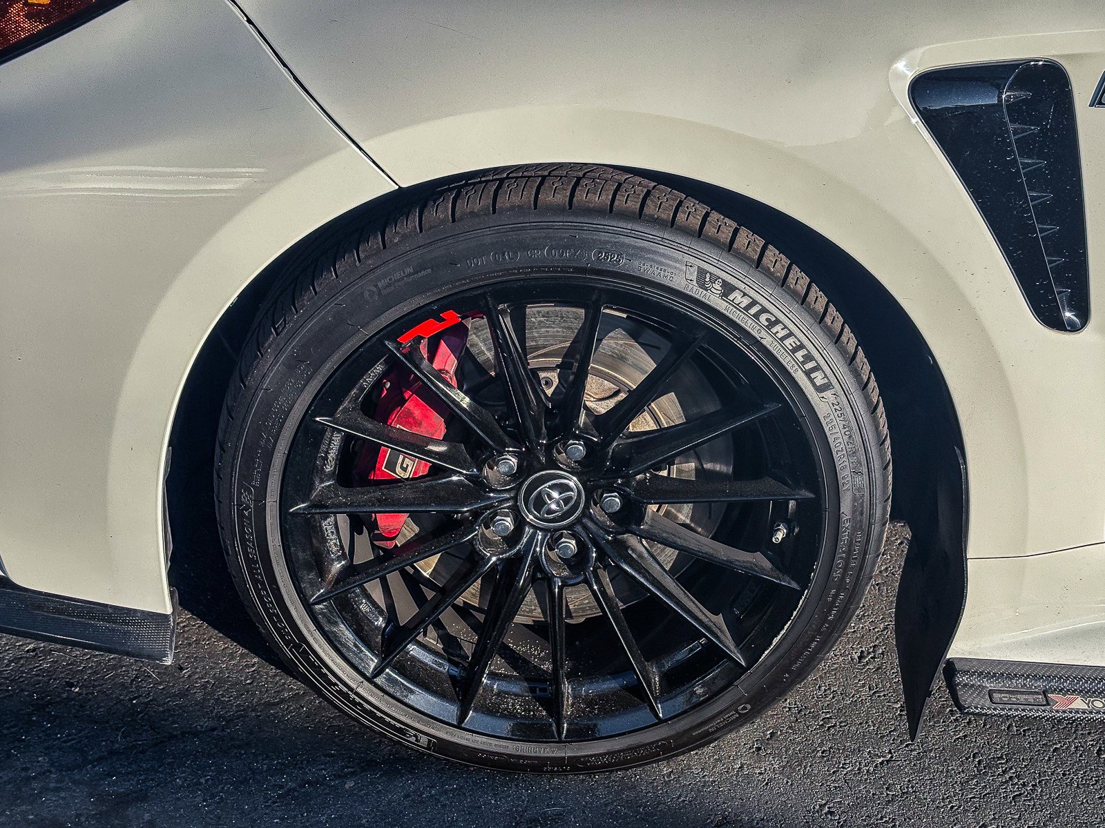 Used 2024 Toyota Corolla Core w/ Performance Package image 15