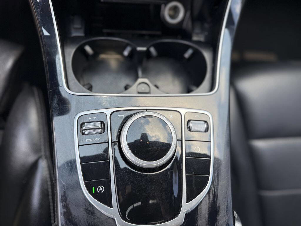 Used 2018 Mercedes-Benz C 300 Sedan w/ Premium Package image 17