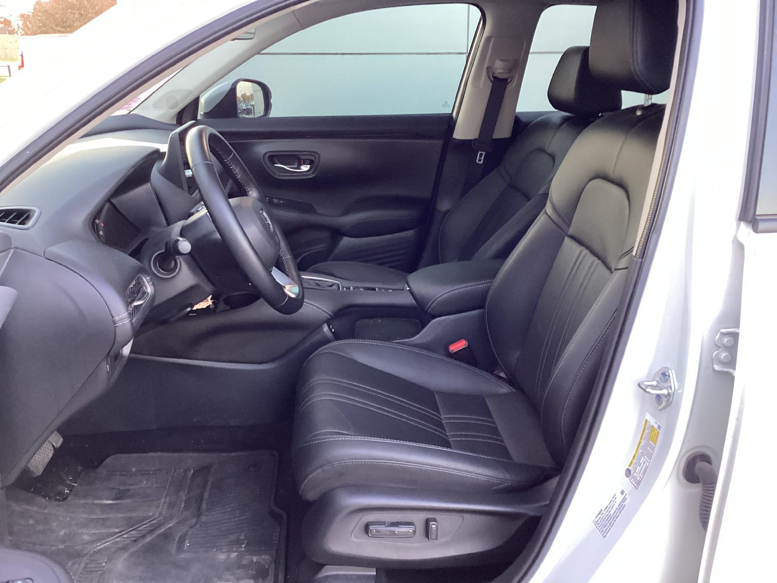Used 2026 Honda HR-V EX-L image 5