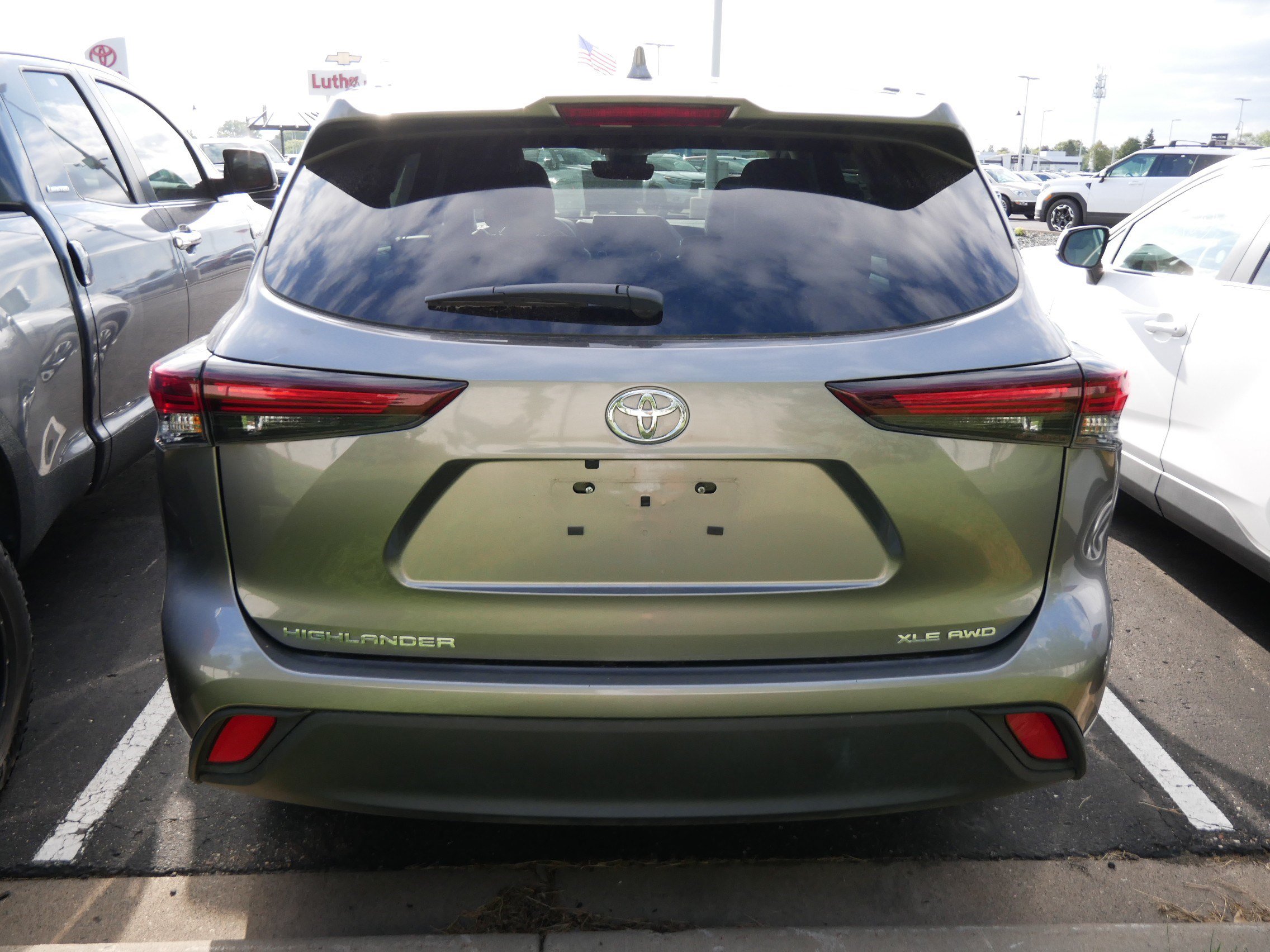 Used 2026 Toyota Highlander XLE AWD/4WD image 6