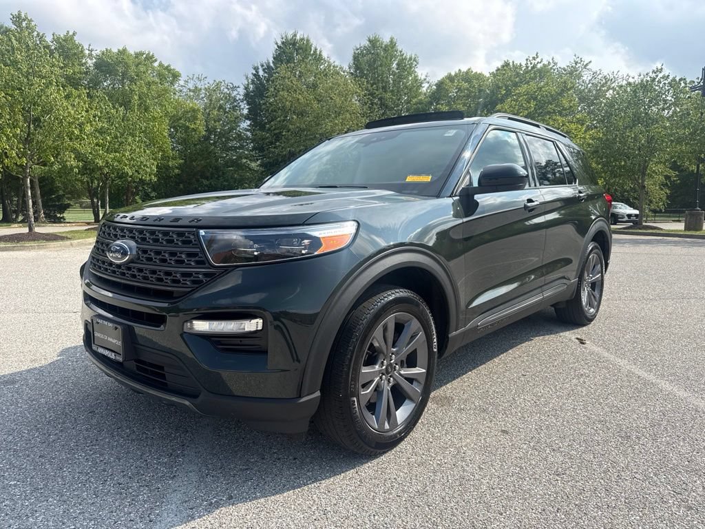 Used 2022 Ford Explorer XLT w/ Equipment Group 202A AWD/4WD image 5